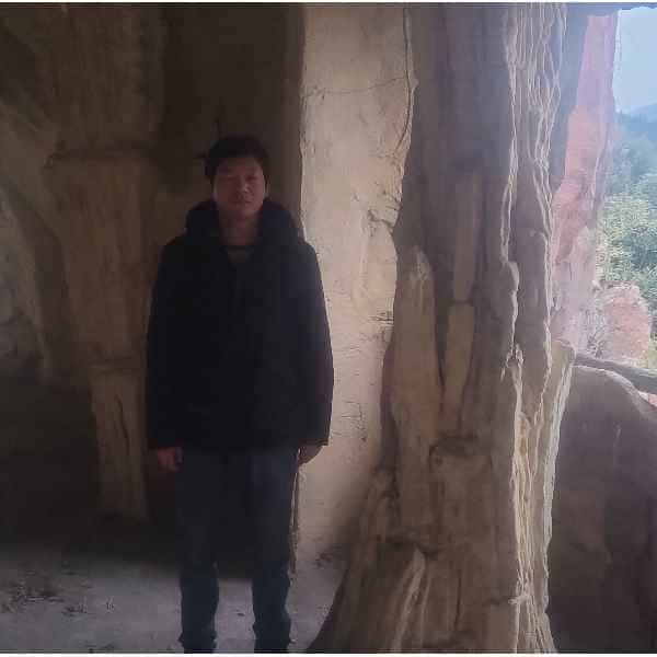 湖北34岁单身帅哥真诚找对象-香港征婚相亲网