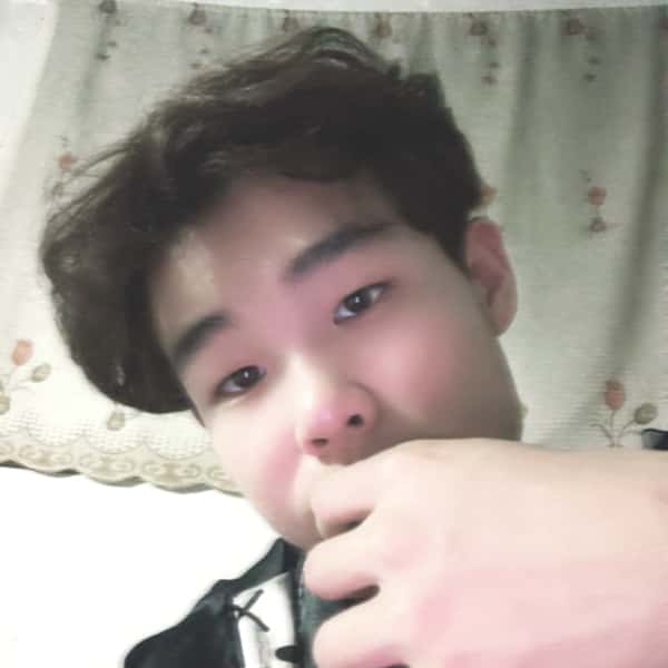山东21岁单身帅哥真诚找对象-香港征婚相亲网