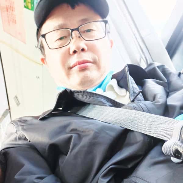 上海56岁单身帅哥真诚找对象-香港征婚相亲网